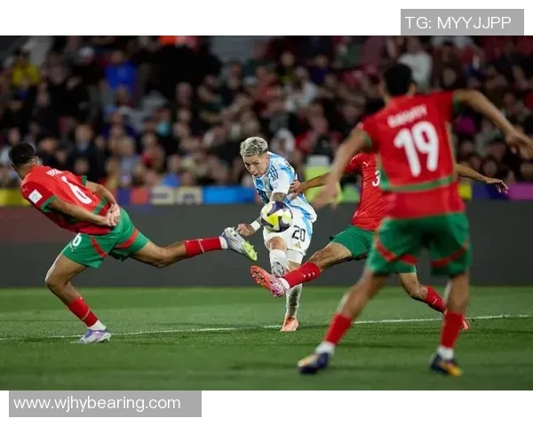 克莱：22年灰熊就差点废了我的队友，别这么脏了行么